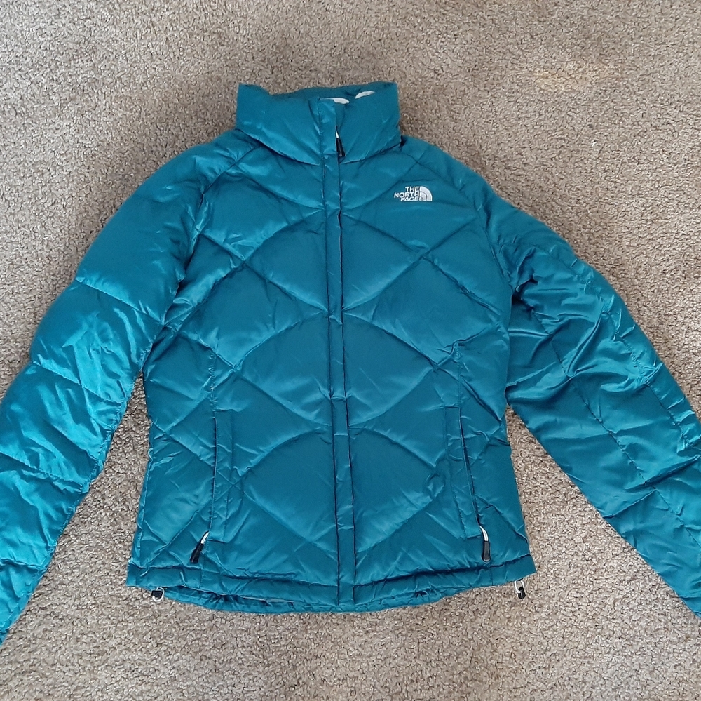 EUC Size Small Northface 550 Down Jacket